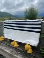 Handmade Throw with Tassels – Cozy & Boho Style Blanket