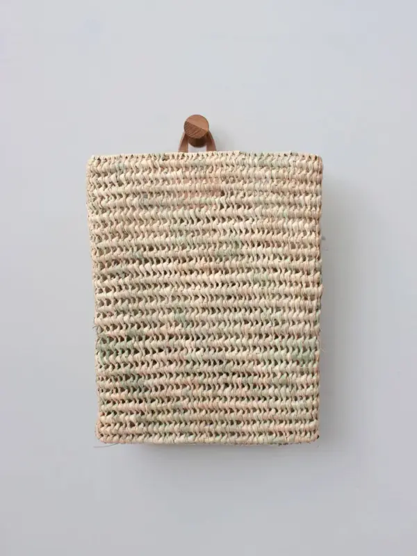 Handwoven Moroccan Wall Basket – Natural Palm Leaf Hanging Basket