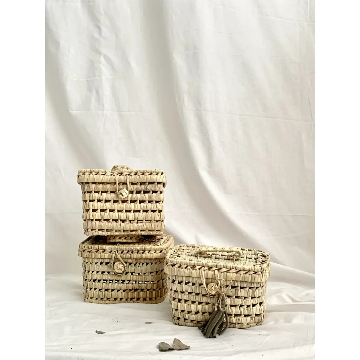 MINI PALM BASKET WITH LID - Image 1