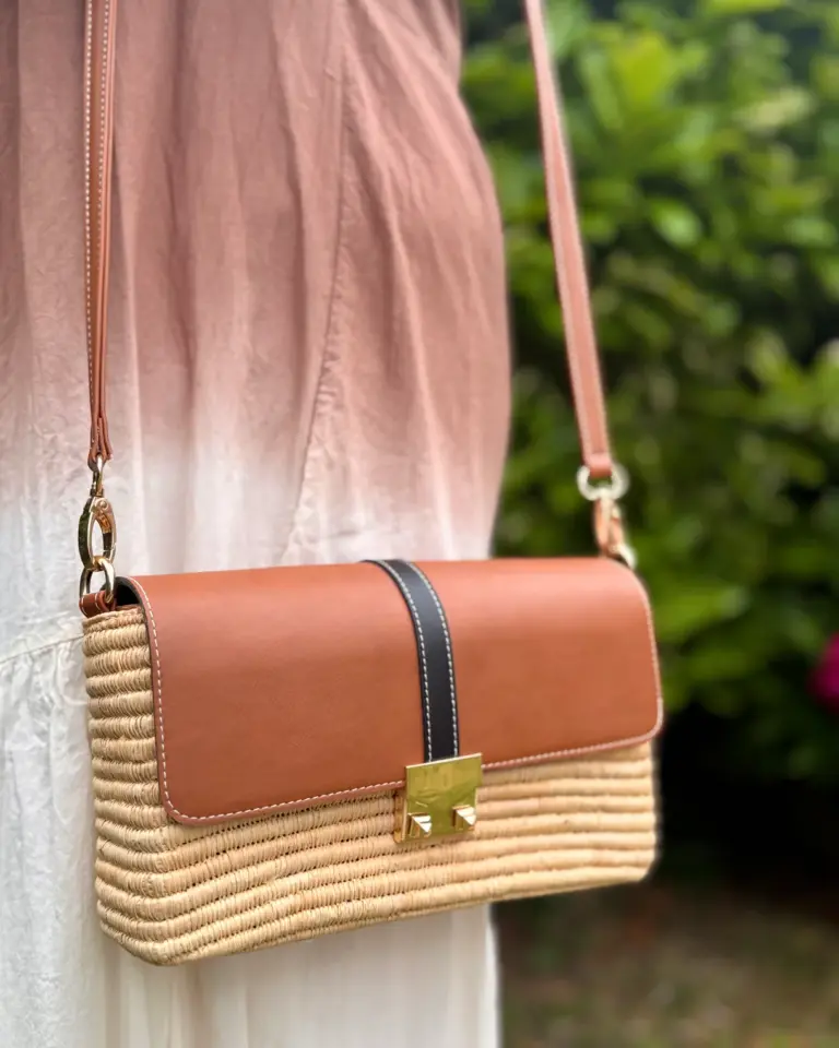 Unique Handmade Leather & Raffia Bag – Adjustable Leather Strap, Shoulder or Crossbody, Elegant Artisan Design