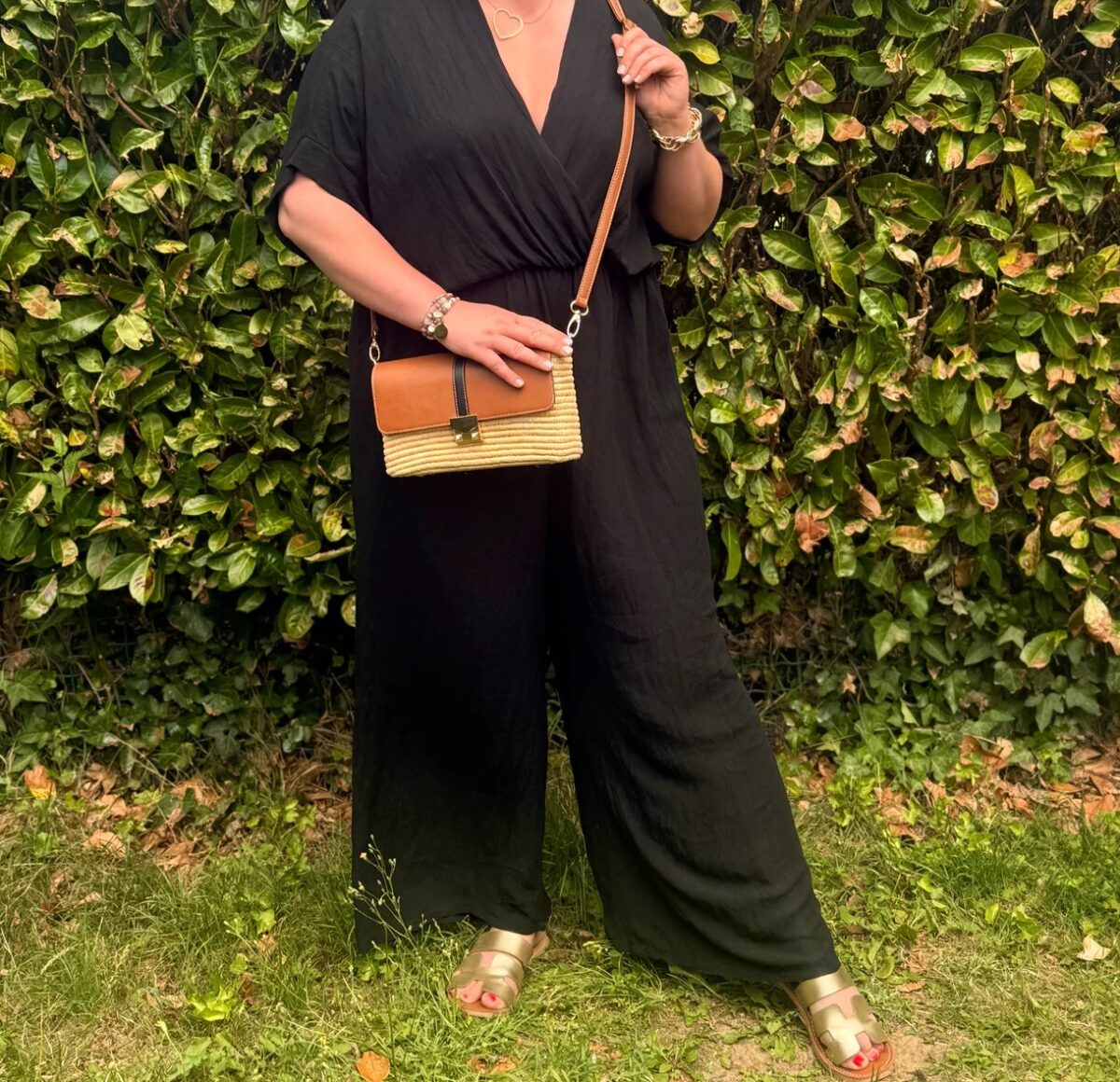 Unique Handmade Leather & Raffia Bag – Adjustable Leather Strap, Shoulder or Crossbody, Elegant Artisan Design