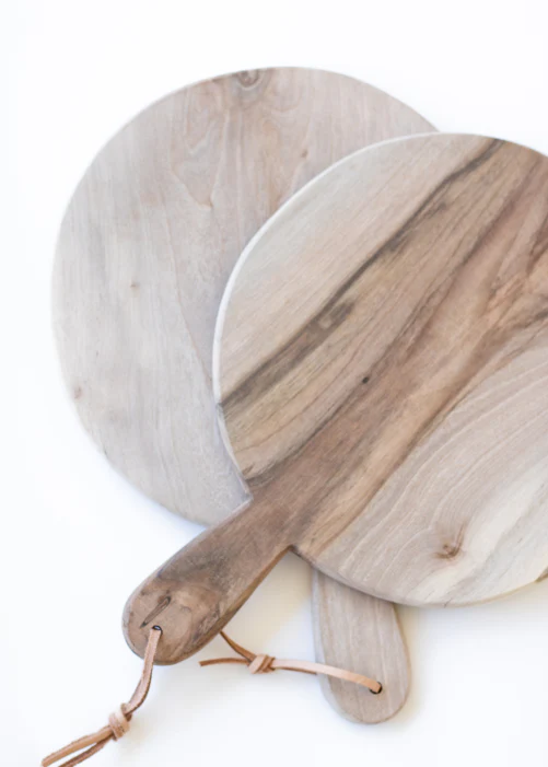 Round Walnut Wood Cutting Board – Handmade Moroccan Artisanal Board
