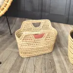 Porte-Revues en Fibres Naturelles – Vannerie Artisanale en Feuilles de Palmier 🌿