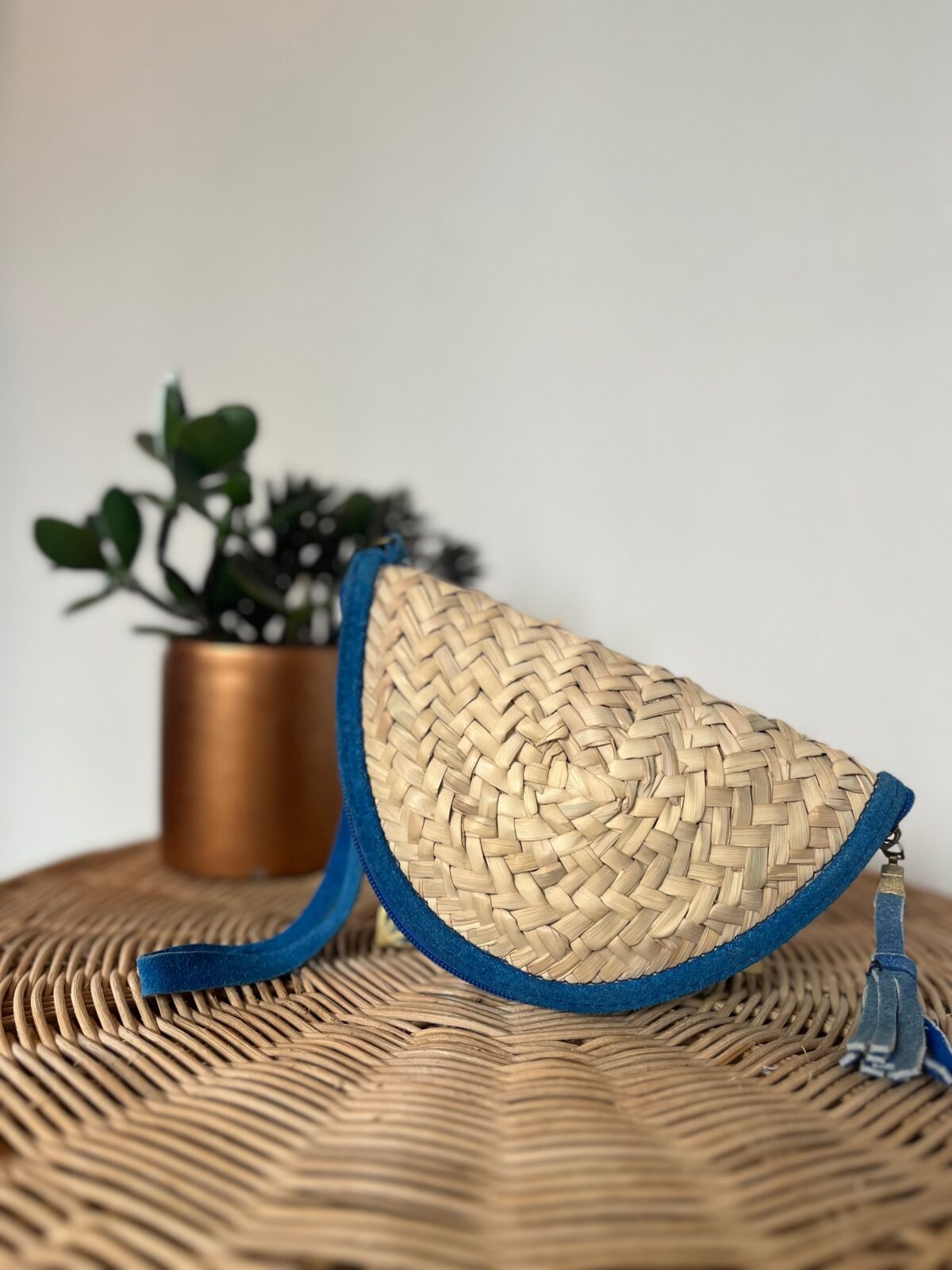Handmade “HILAL” Palm Leaf Waist Bag – Moroccan Artisan Craft, Lightweight & Boho Chic, Zipper Closure