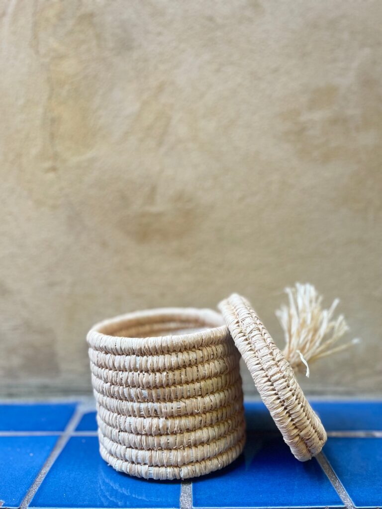 Lidded Basket with Raffia Pompon – Handmade Moroccan Storage 🌿✨