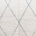 Large Pure Wool Moroccan Berber Carpet – Handmade 214 x 323 cm - Image 3