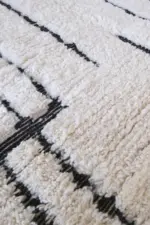 Pure Wool Moroccan Berber Carpet – Black & White Handmade Rug 254 x 156 cm | Authentic Tribal Design - Image 4