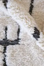 Pure Wool Moroccan Berber Carpet – Black & White Handmade Rug 254 x 156 cm | Authentic Tribal Design - Image 3