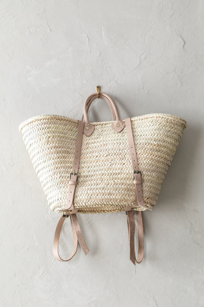 French Basket Backpack – Handwoven Palm Leaf Bag with Leather Straps